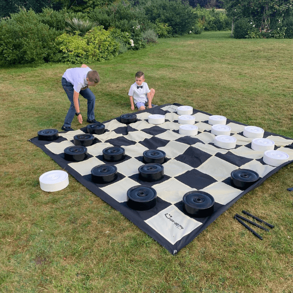 Giant Draughts